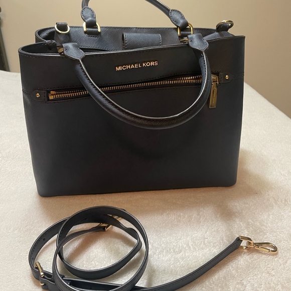 Michael Kors Hailee satchel w/ crossbody strap - Picture 1 of 16